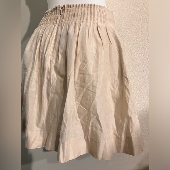 Banana Republic beige skit! - Picture 4 of 5